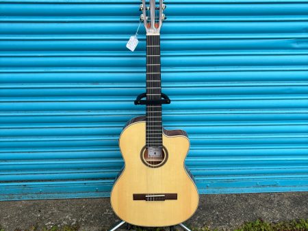 Tanglewood EM DC2 Classical Guitar With Cutaway Inc. Gig Bag For Cheap