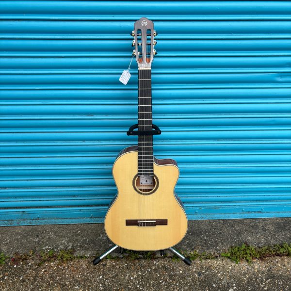 Tanglewood EM DC2 Classical Guitar With Cutaway Inc. Gig Bag For Cheap