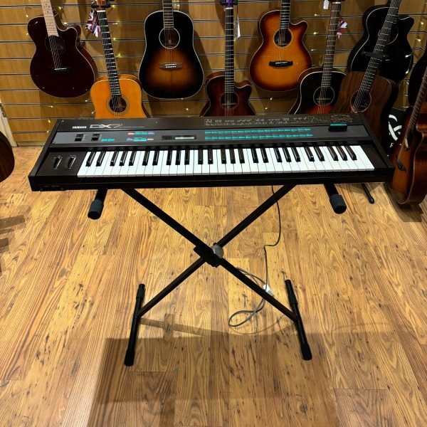 Yamaha DX7 Synthesiser Pre Loved including Hardcase and sustain pedal Online