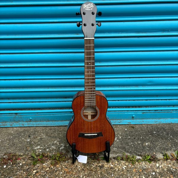 Barnes & Mullins BMUK10C Solid Mahogany Concert Ukulele Inc. Padded Gig Bag Online Hot Sale